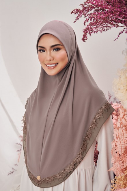 Indah Tudung Sarung in Brown
