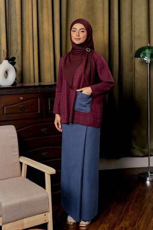 NELYA Kurung in Maroon