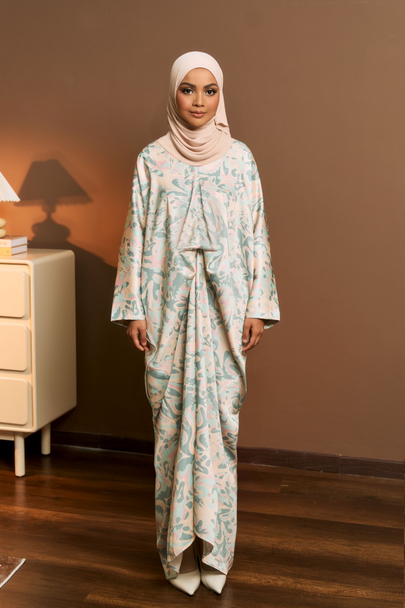 ARIANA KAFTAN IN MOSSY