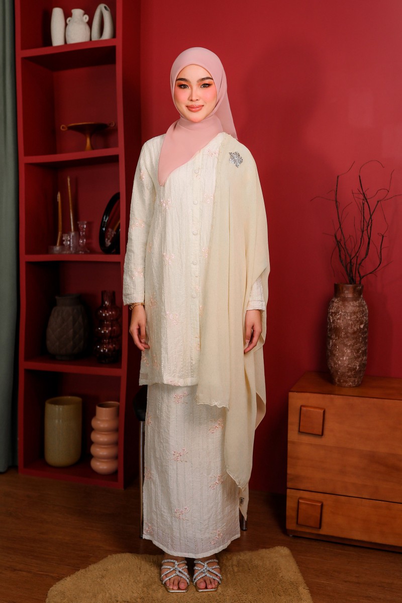(AS-IS) Bunga Kurung in Off White