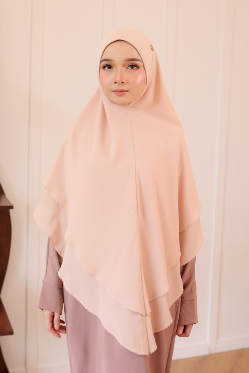Nageena Crochet in Peach