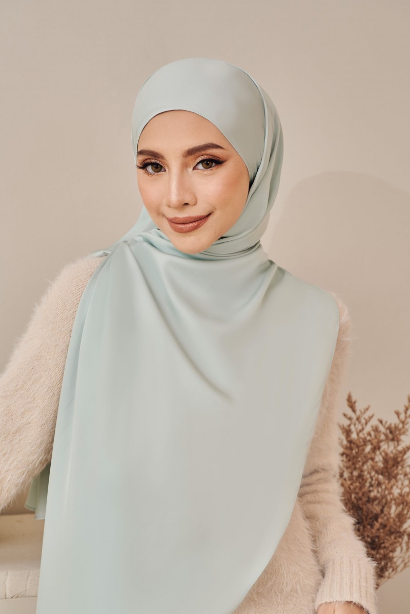 (AS-IS) NADA Satin Shawl in Soft Mint