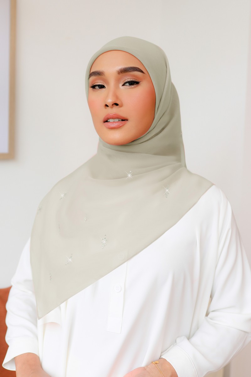 REESA (B) Bawal in Stone Grey