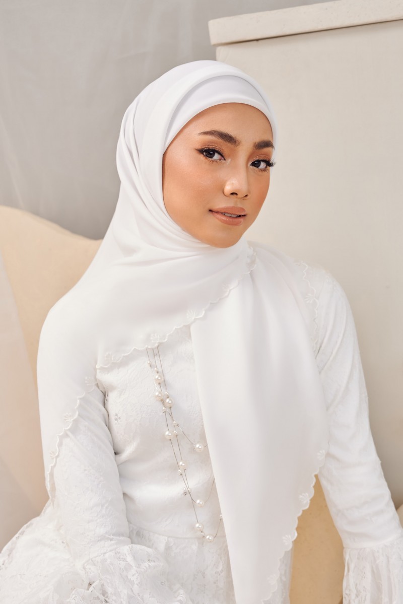 (AS-IS) AZRA Sulam Bawal in White