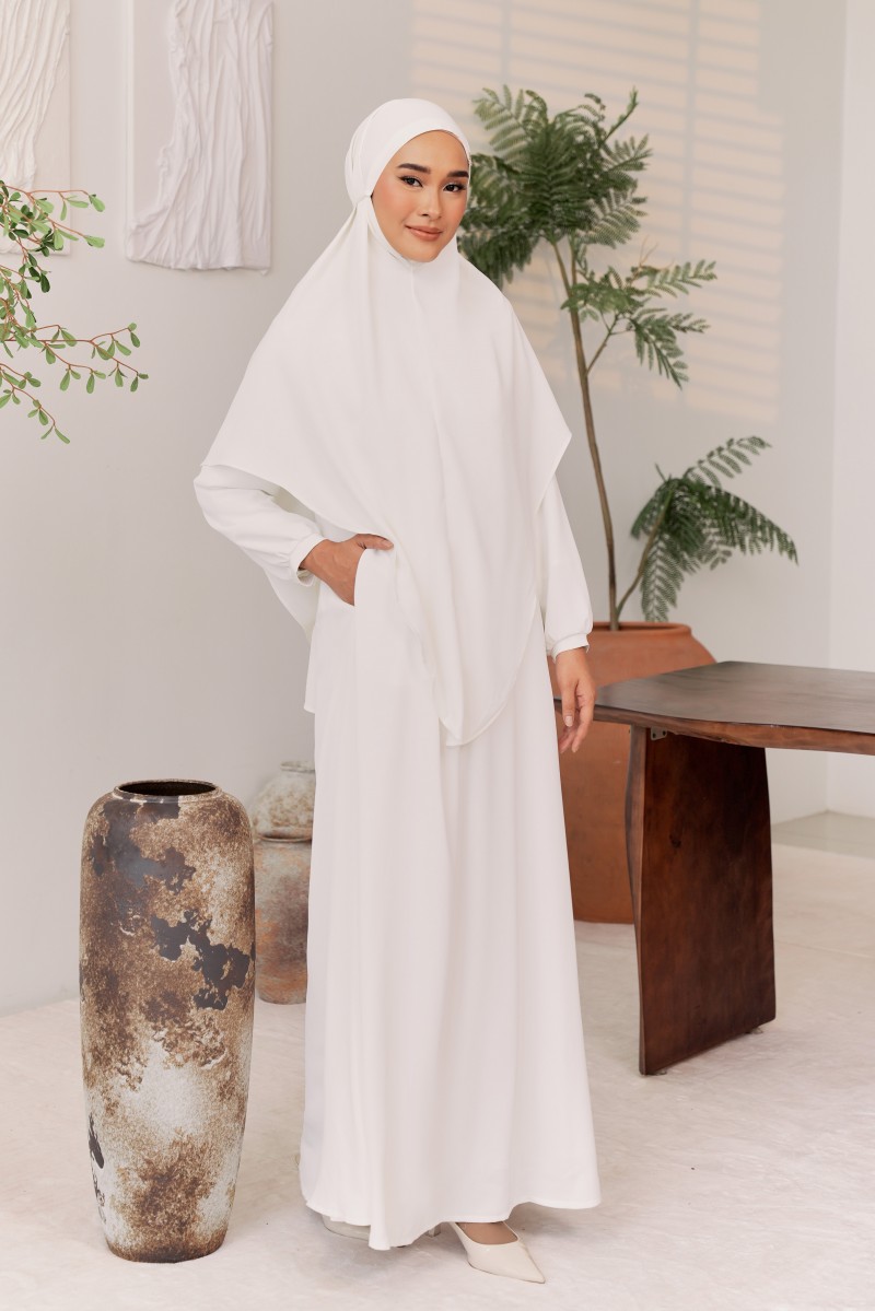 (AS-IS) KHAWLA Set with Khimar in White