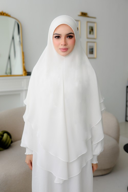 Nageena Khimar in Off white