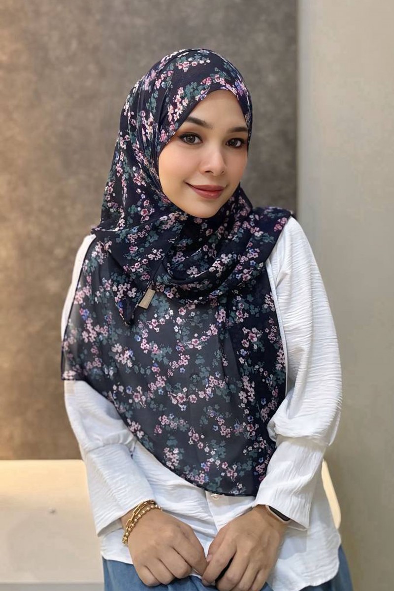 Adra Printed Shawl in Elvyna