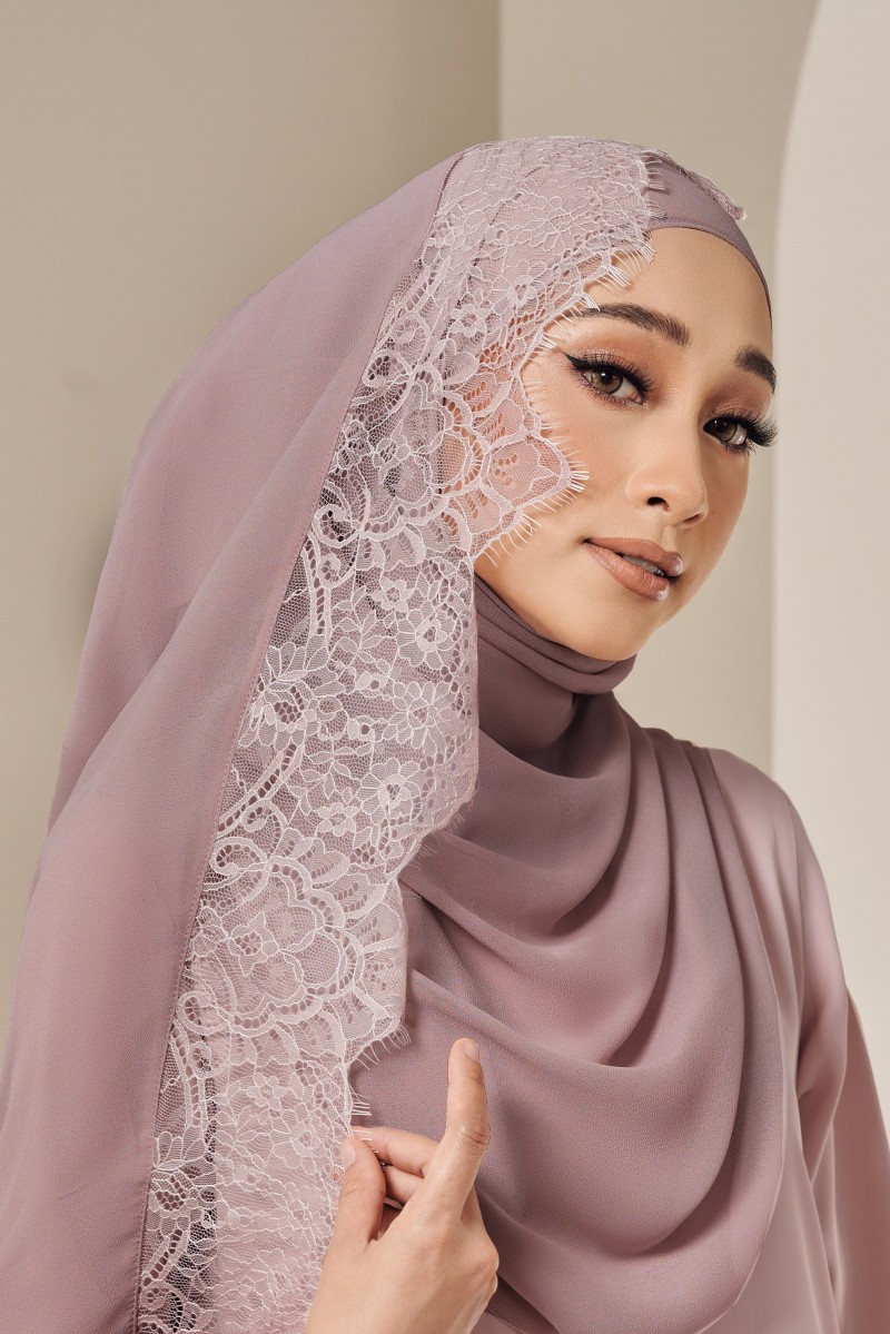 AMIA Long Shawl in Dusty Purple