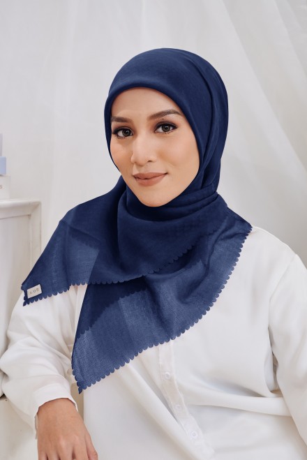 Auva in Navy Blue