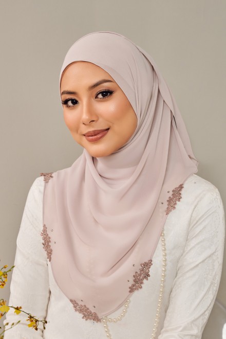 NEOMIE in Pale Pink
