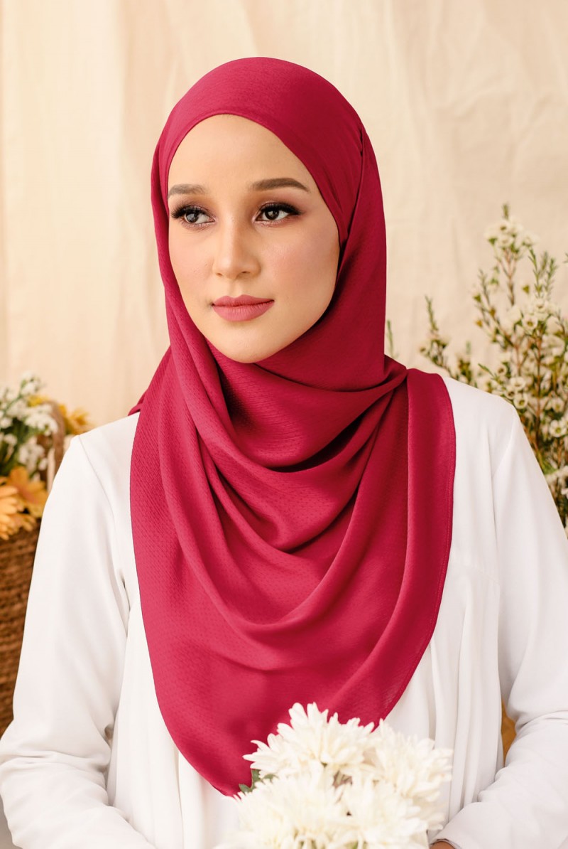 (AS-IS) Nour Long Shawl In Red