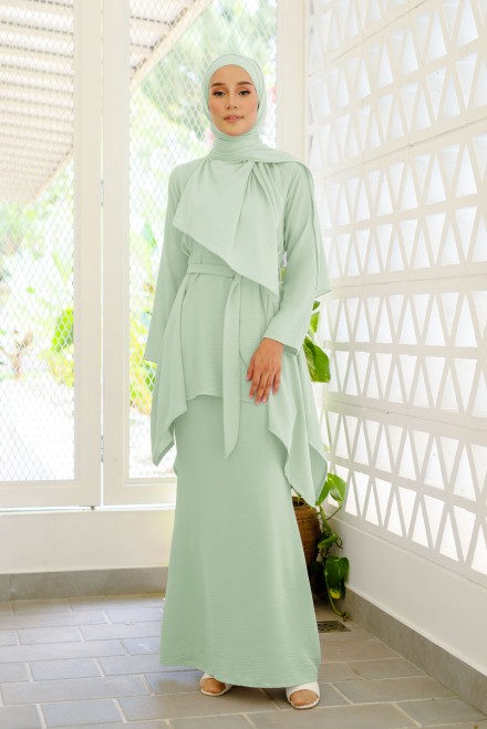 Putri Ayu  in Soft Green