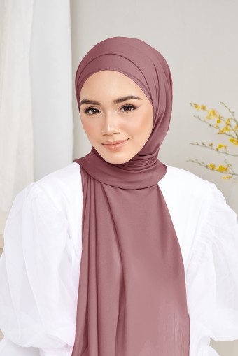 Jenna Long Shawl Square End in Berry