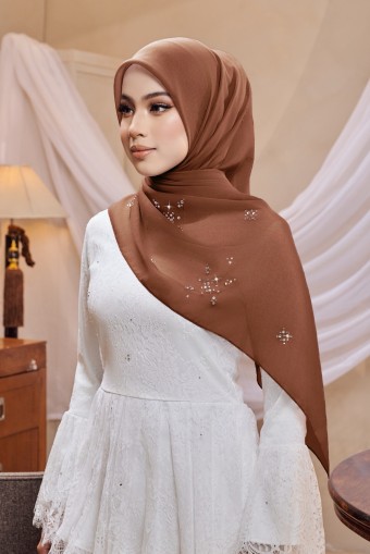 STELLA Bawal in Brown STELLA Bawal in Brown