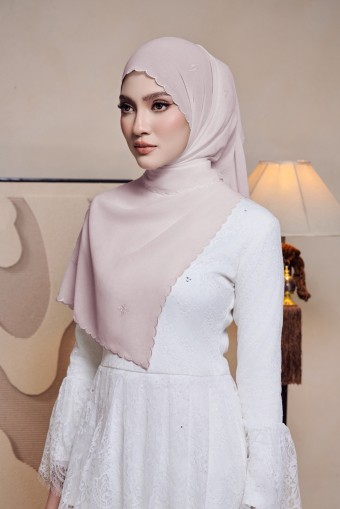 Widuri Shawl Sulam in Pale Pink Widuri Shawl Sulam in Pale Pink
