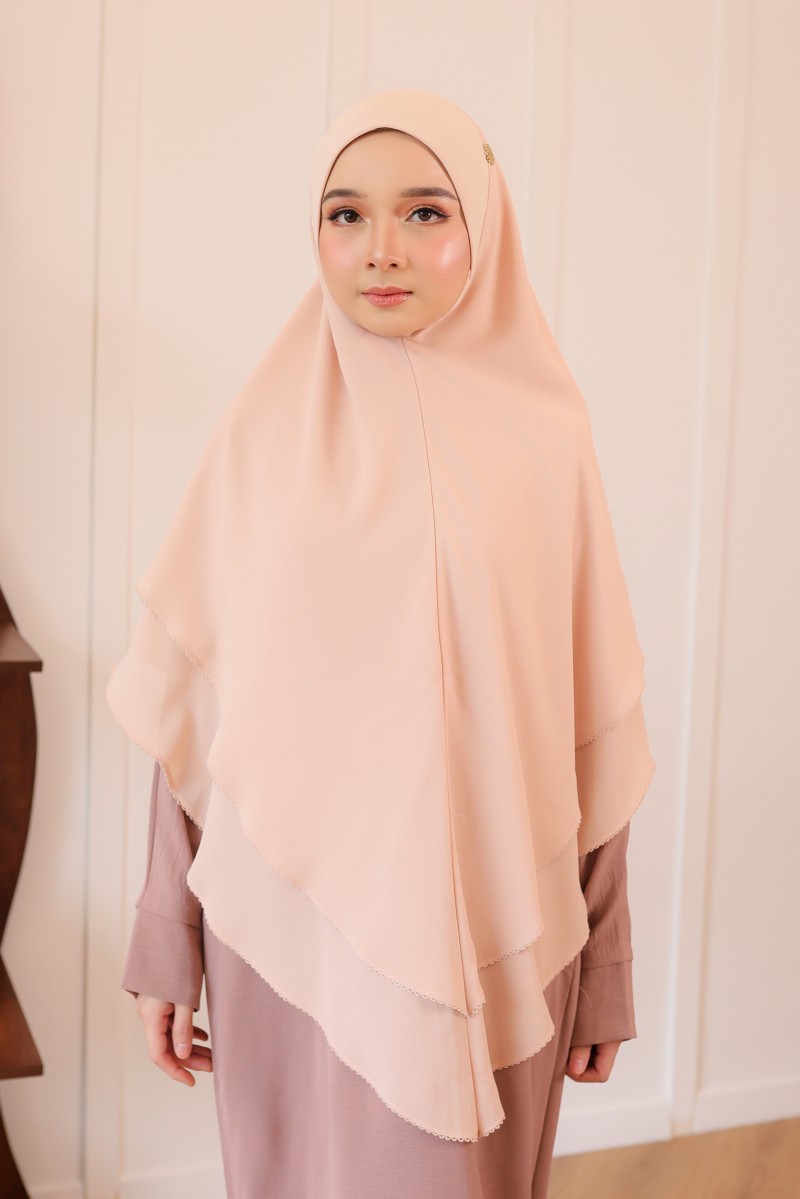 Nageena Crochet in Peach