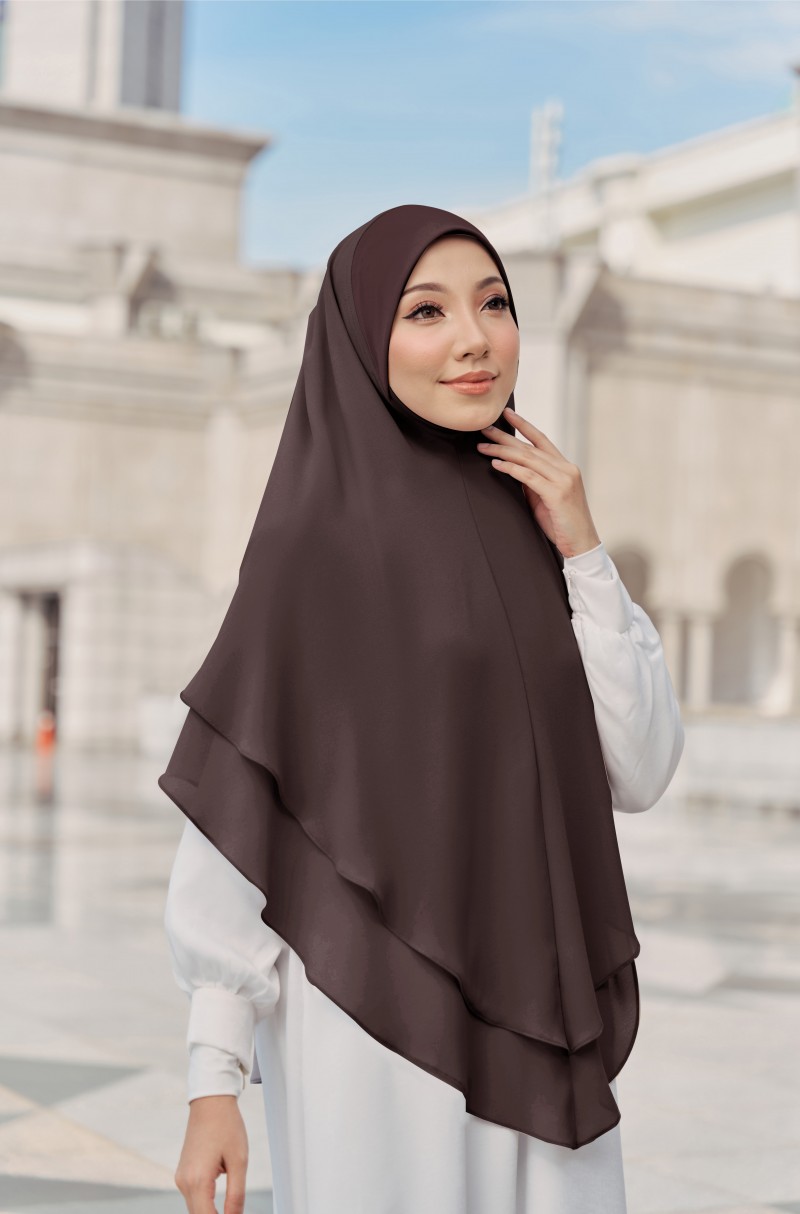 Nageena Khimar in Rich Brown
