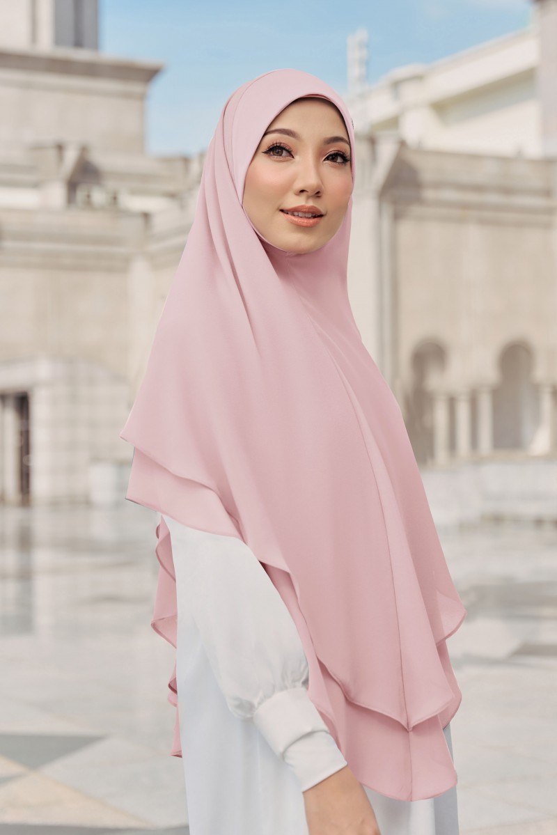 Nageena Khimar in Pink