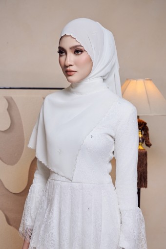 Widuri Shawl Sulam in White Widuri Shawl Sulam in White