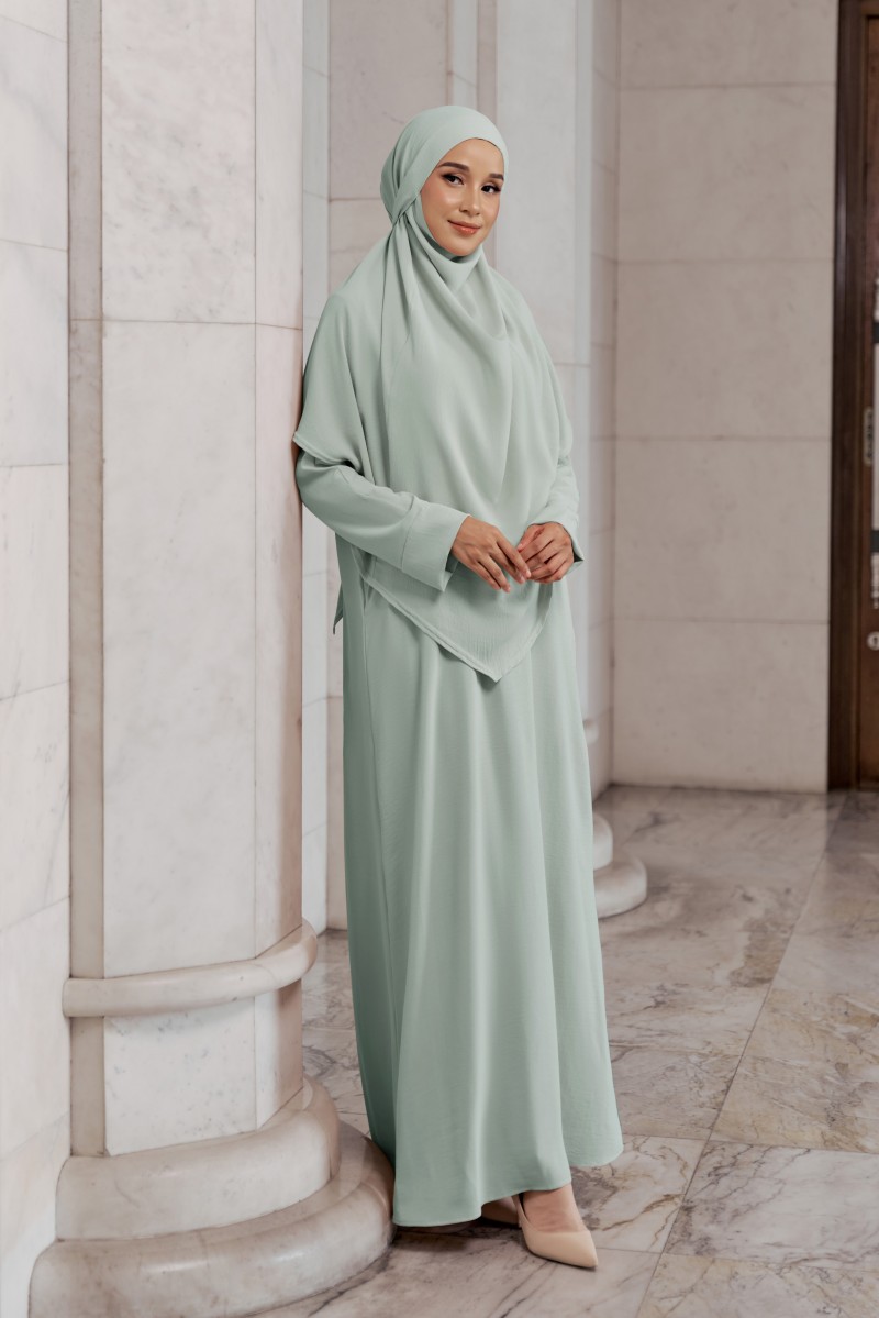 Belva Kaftan in Soft Green