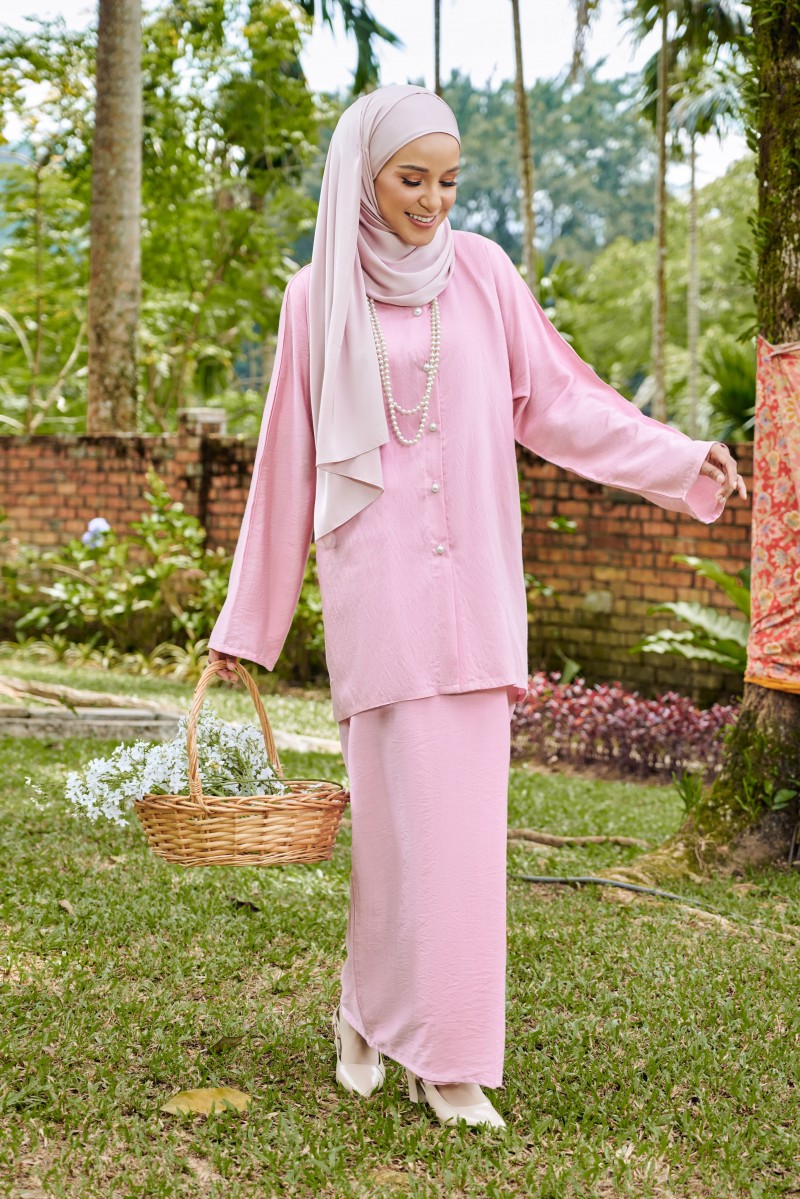 Lalita Kurung in Lemonade Pink