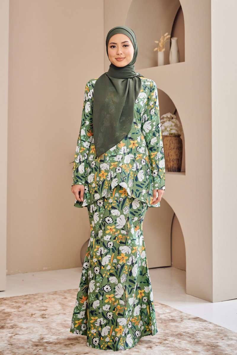 Souris Kurung in Magnolia