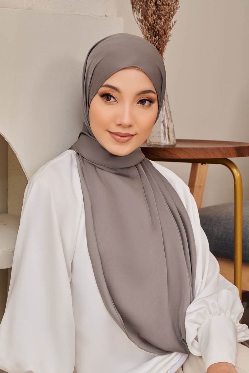 (AS-IS) NADA Satin Shawl in Smokey