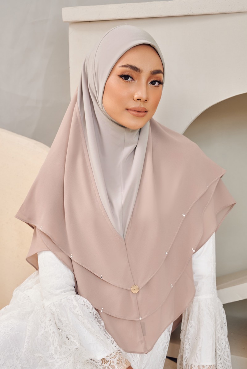 (AS-IS) ARDEA Slip On Hijab in Soft Brown