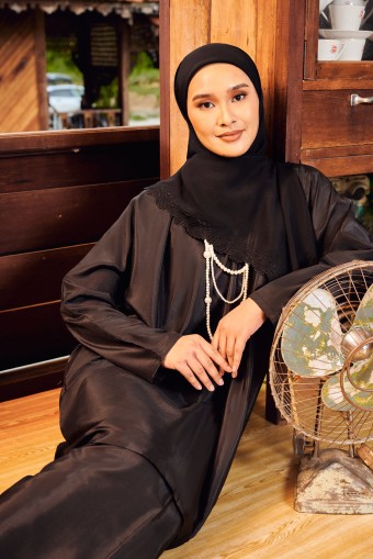 Meraki Kurung in Black