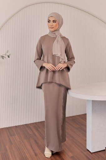 (AS-IS) SERAYU Kurung in Brown